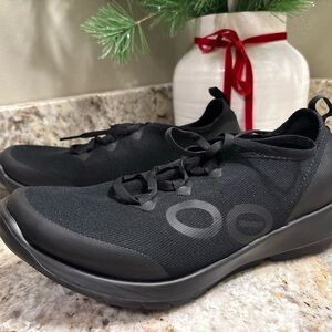 OOFOS Black Athletic Shoes